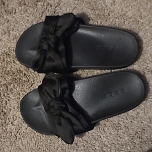 Bebe slides